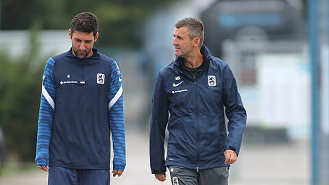 Abwehrchef Stephan Salger (l.) und Trainer Michael Köllner.