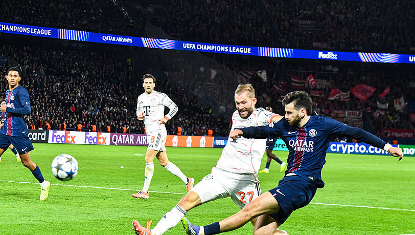 In der Gruppenphase bekam es Kvaratskhelia mit Laimer zu tun, im Halbfinale muss er sich wohl gegen Stanisic durchsetzen.