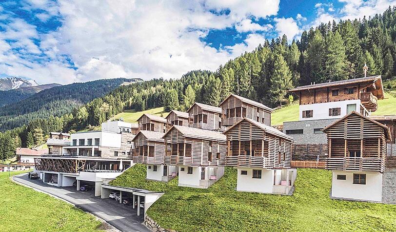 Das Chalet-Dorf Bergwiesenglück befindet sich im Ort See, mitten in einem der schönsten hoch alpinen Sommer- und Wintersportgebiete der Tiroler Alpen.
