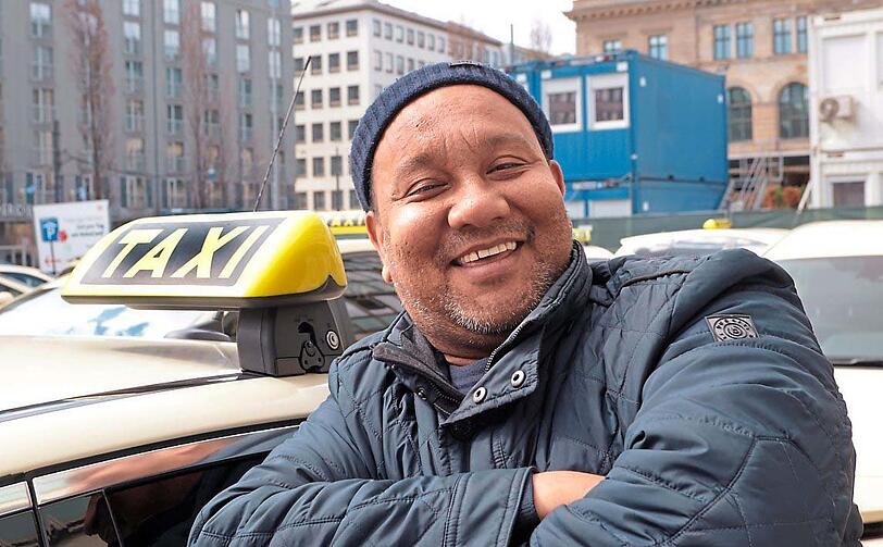 Aman Lichei (43), unterstützt trotz fehlender Kunden die Streiks. "Es wird schließlich alles teurer".