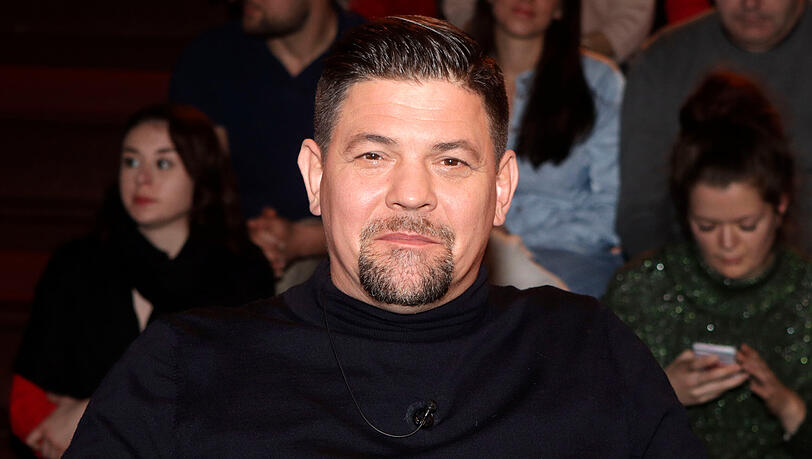Tim Mälzer ist ein erfolgreicher Fernsehkoch.