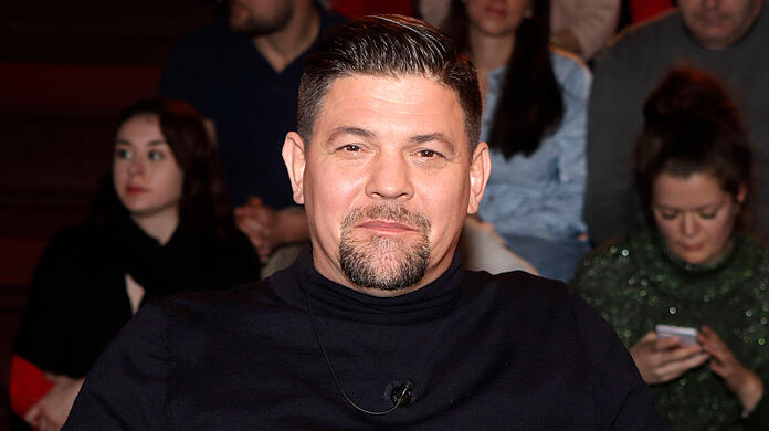 Tim Mälzer ist ein erfolgreicher Fernsehkoch.