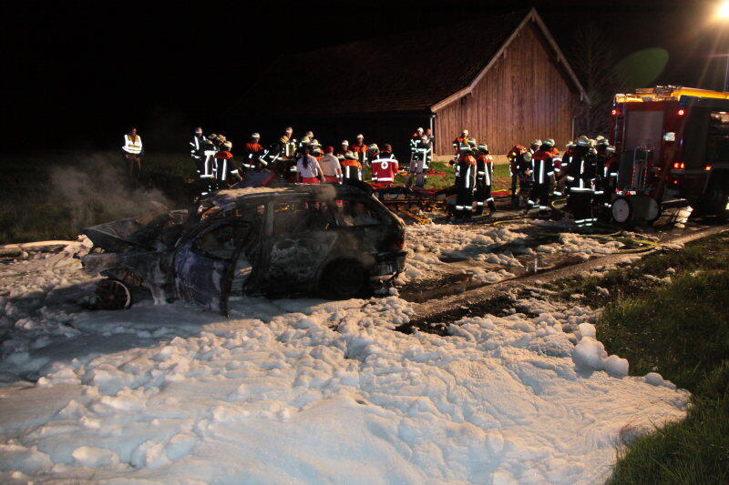 Die Bilder vom Auffahrunfall zwischen Gangkofen und Frontenhausen.
