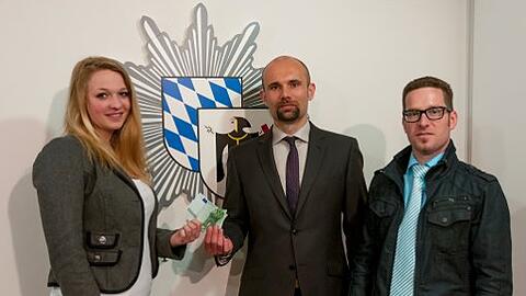 Die couragierte Müncnner Schülerin Paulina H.(16) ist von der Polizei für ihren Einsatz geehrt worden. Zuletzt bekam sie einen Preis der Sendung Aktenzeichen XY...