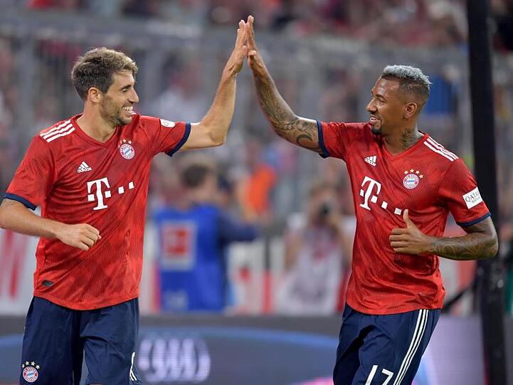 Bei Bayern vor einer ungewissen Zukunft: Javi Martínez (l) und Jérôme Boateng.