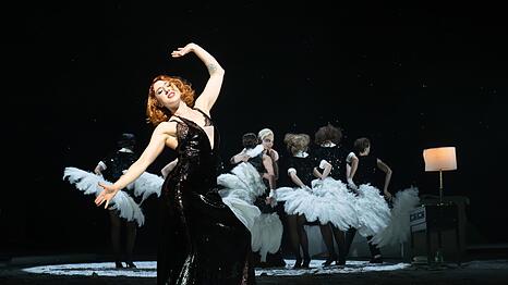 Vassilissa Reznikoff als Sally Bowles.