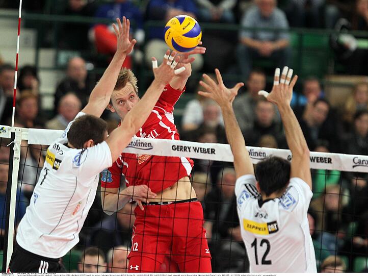 Der Australier Paul Carrol soll Haching auch in den Playoffs nach vorne schmettern.
