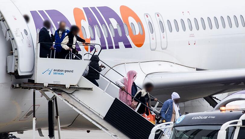 Vergangene Woche waren 141 Flüchtlinge in Hannover gelandet, die im Rahmen des EU-Resettlement-Programms nach Deutschland kamen. Viele von ihnen stammen aus dem Sudan. (Archivfoto)