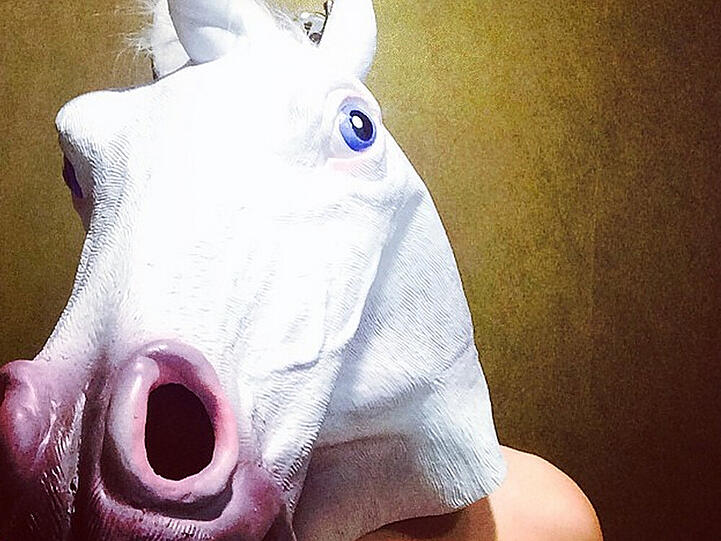 Miley Cyrus macht auch als Einhorn eine gute Figur