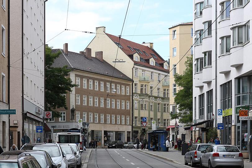 Bunter Stilmix in der Rumfordstraße &ndash; sogar Jugendstil ist vertreten.
