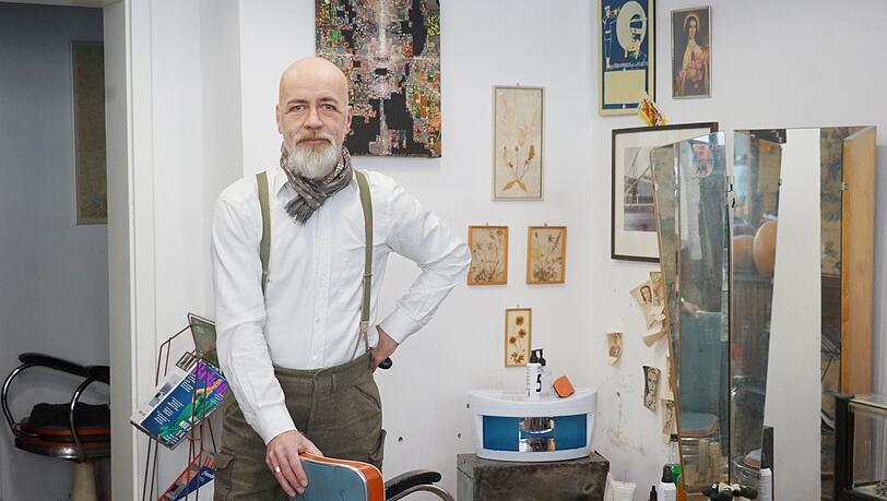 "Die Lage ist schwer": Friseur Stefan Eibl in seinem Laden in der Reichenbachstraße.