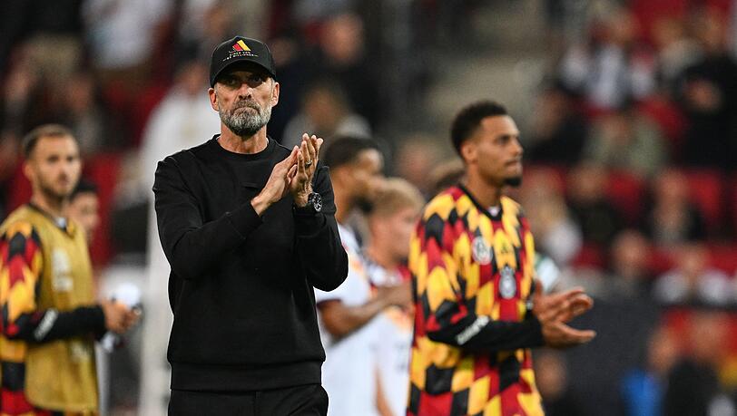 Bundestrainer J&uuml;rgen Klopp nach der Niederlage gegen Griechenland.