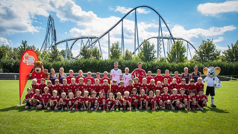 Gewinnen Sie für ihr Kind mit der Abendzeitung und dem Europa-Park Ferien im FC Bayern Kids Fußballcamp!