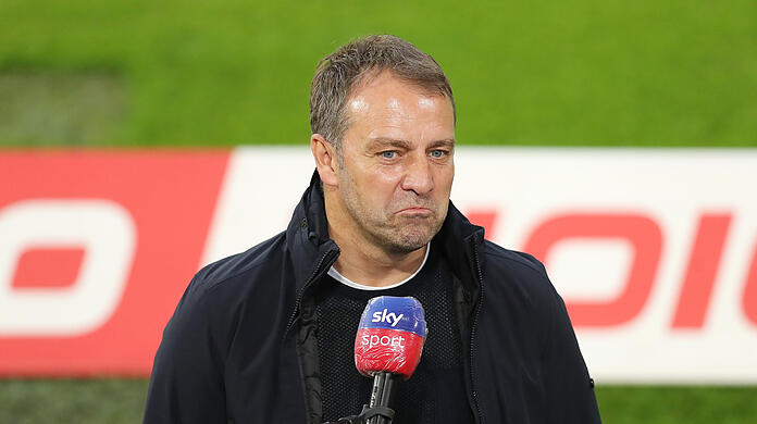 Hansi Flick wird den FC Bayern im kommenden Sommer verlassen.