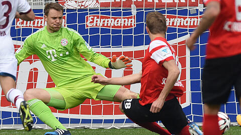 33. Spieltag der Saison 2015/2016: Am 16. Mai 2015 erzielt Nils Petersen gegen den FC Bayern mit Manuel Neuer im Tor den F