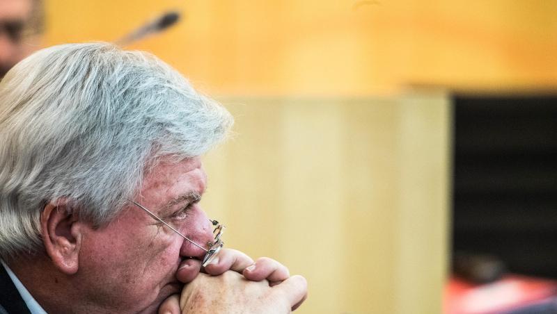 Landeschef Volker Bouffier vergangene Woche bei einer Sitzung im hessischen Landtag. Landeschef Volker Bouffier vergangene Woche bei einer Sitzung im hessischen Landtag.