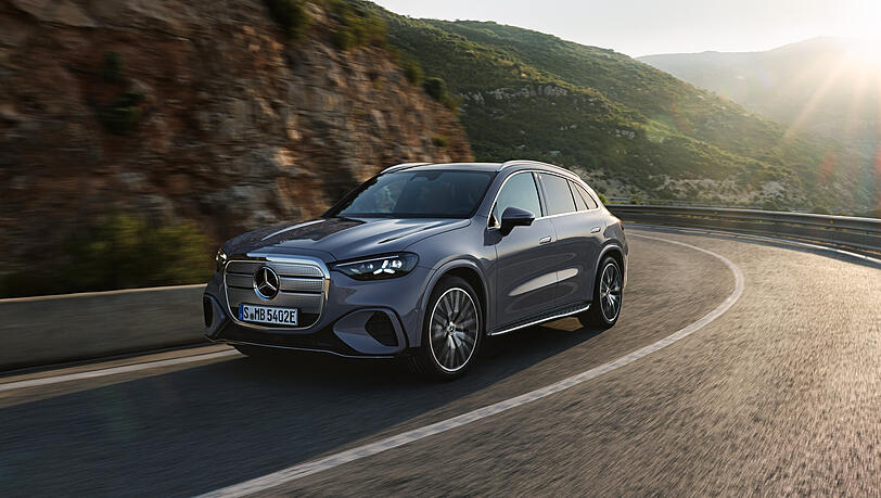 Der vollelektrische GLC von Mercedes-Benz kann in nur zehn Minuten mit bis zu 330 Kilowatt aufgeladen werden. Der vollelektrische GLC von Mercedes-Benz kann in nur zehn Minuten mit bis zu 330 Kilowatt aufgeladen werden.