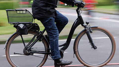 Der 59 Jahre alte Münchner kam mit einem offenen Schädel-Hirn-Trauma und einer Hirnblutung ins Krankenhaus. (Symbolbild) Der 59 Jahre alte Münchner kam mit einem offenen Schädel-Hirn-Trauma und einer Hirnblutung ins Krankenhaus. (Symbolbild)