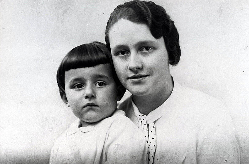 Am 3. Geburtstag in der Eifel:
Mario mit Mama Alice Adorf.