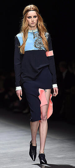Kaum eine Show wurde so heiß erwartet, wie die von Versace. Die Bilder.