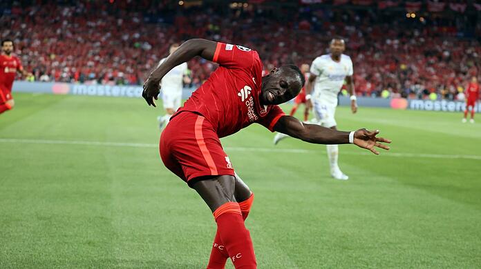 Er unterschreibt beim FC Bayern einen Dreijahresvertrag und wird am Mittwoch vorgestellt: Stürmer Sadio Mané, der mit dem FC Liverpool 2019 Champions-League-Sieger wurde.
