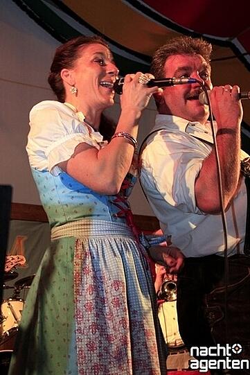 Dirndl, Lederhosen und viel Spaß: Die Party "Tracht und Pracht" am Samstag im Hippodrom auf der Theresienwiese. Mehr Bilder unter: www.nachtagenten.de.