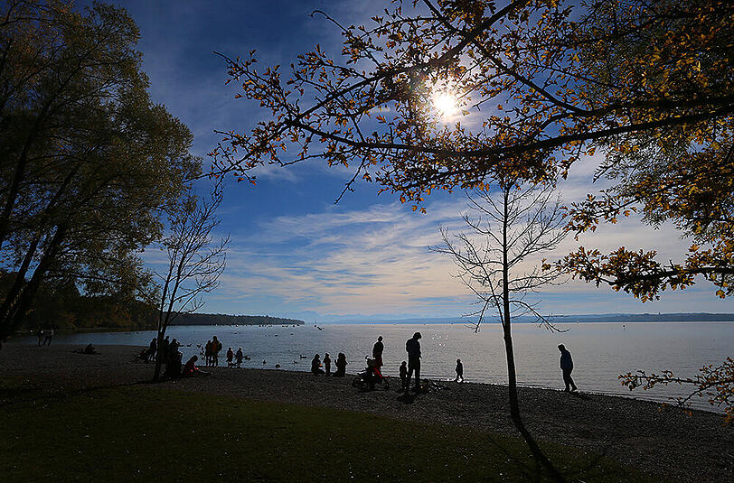 Traumwetter am Ammersee. Bei 20 grad und Sonnenschein ließen es sich die Ausflügler gut gehen.