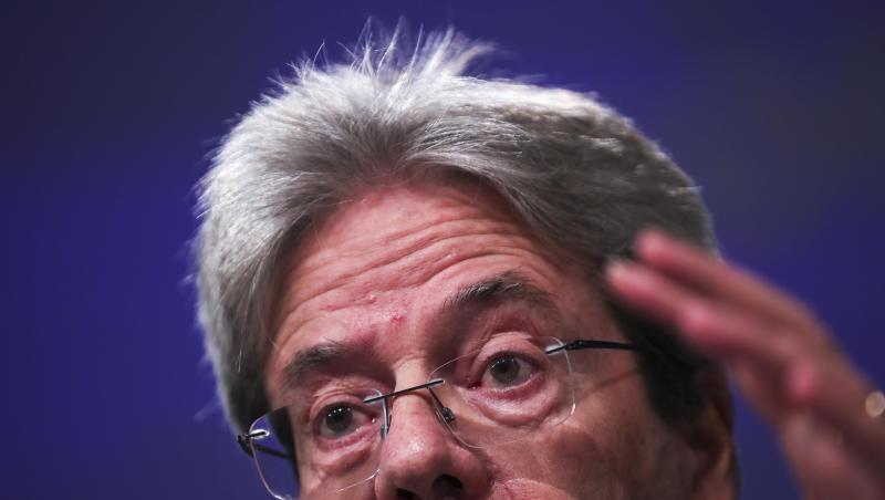 EU-Währungskommissar Paolo Gentiloni: "Die Covid-Rezession droht die Euro-Zone zu zerreißen.". EU-Währungskommissar Paolo Gentiloni: "Die Covid-Rezession droht die Euro-Zone zu zerreißen.".