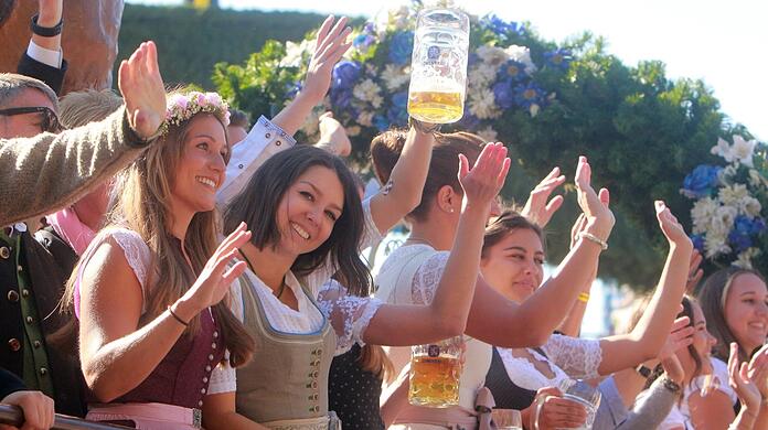 Mit das Beste der Wiesn ist gleich zum Anfang: Der Einzug am Samstag.