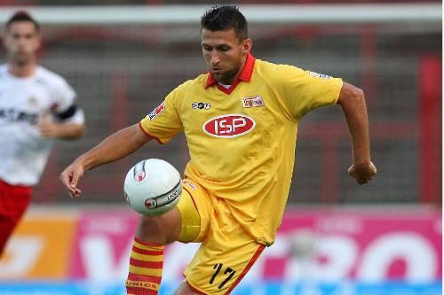 Kräftiges Kerlchen mit einer prima Bilanz: Torsten Mattuschka, Top-Scorer von Union Berlin und der Zweiten Liga, wartet auf Fürth.