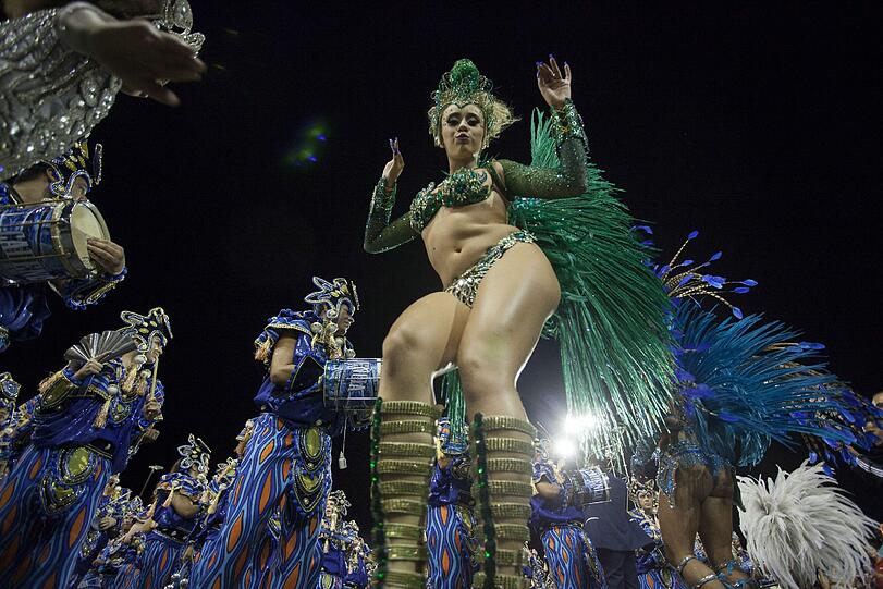 Bunt, sexy, fröhlich - Karneval in Brasilien