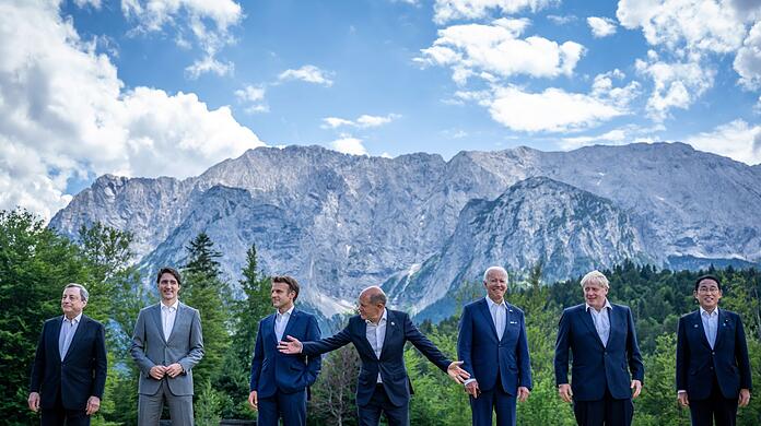 Scholz und Co. posieren für das traditionelle G7-Familienfoto. Ist es das letzte auf Schloss Elmau?