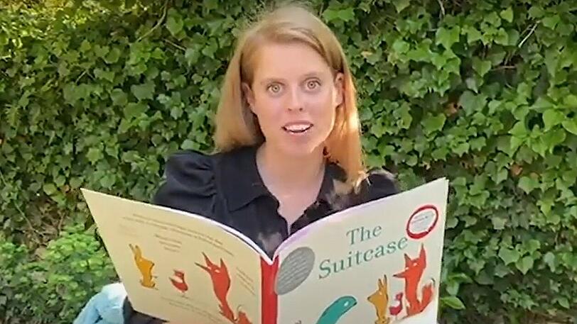 Auf dem Youtube-Kanal ihrer Mutter Sarah Ferguson zeigt sich Prinzessin Beatrice komplett ungeschminkt.