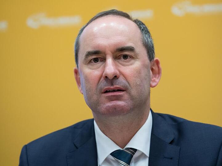 Hubert Aiwanger, Landesvorsitzender der Freien Wähler, nimmt an einer Fraktionssitzung teil. Foto: Sven Hoppe/Archiv