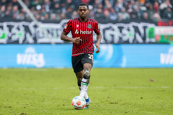 Bayern-Juwel Noel Aséko Nkili hat während seiner Leihe zu Hannover 96 große Fortschritte gemacht. Bayern-Juwel Noel Aséko Nkili hat während seiner Leihe zu Hannover 96 große Fortschritte gemacht.