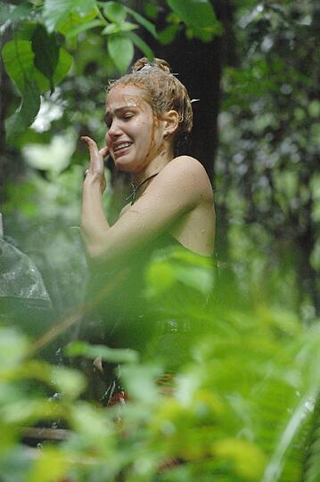 Angelina im Dschungel - die Bilder.