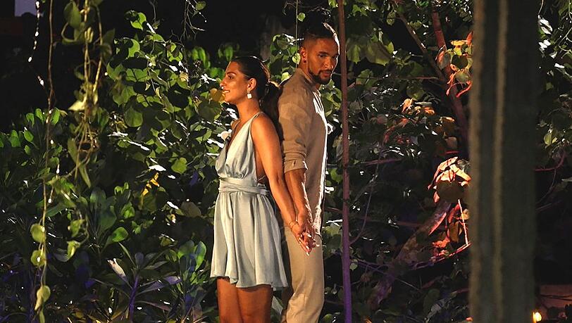 Tanzen statt Reden: David und Chiara beim ersten Einzeldate. Tanzen statt Reden: David und Chiara beim ersten Einzeldate.