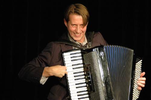 &bdquo;Auf leisen Sohlen&ldquo; an die Spitze: Andreas Rebers wird am Samstag in der ausverkauften Tafelhalle ausgezeichnet.