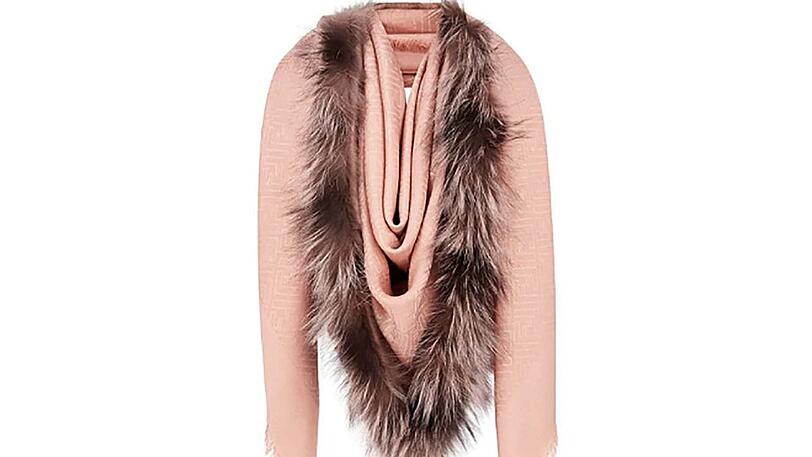 Dieser Luxus-Schal von Fendi erinnert an eine Vagina - ist deshalb nicht mehr erhältlich.