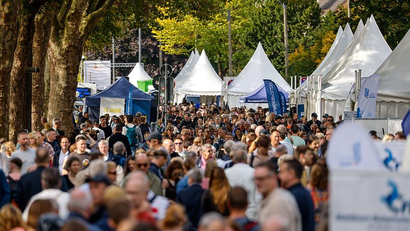 Hunderttausende Menschen haben den Tag der Deutschen Einheit in Bremen gefeiert. Hunderttausende Menschen haben den Tag der Deutschen Einheit in Bremen gefeiert.