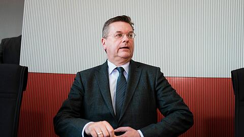 Die DFB-Affäre wird laut DFB-Präsidentschaftsanwärter Reinhard Grindel nicht mehr in diesem Jahr aufgeklärt.