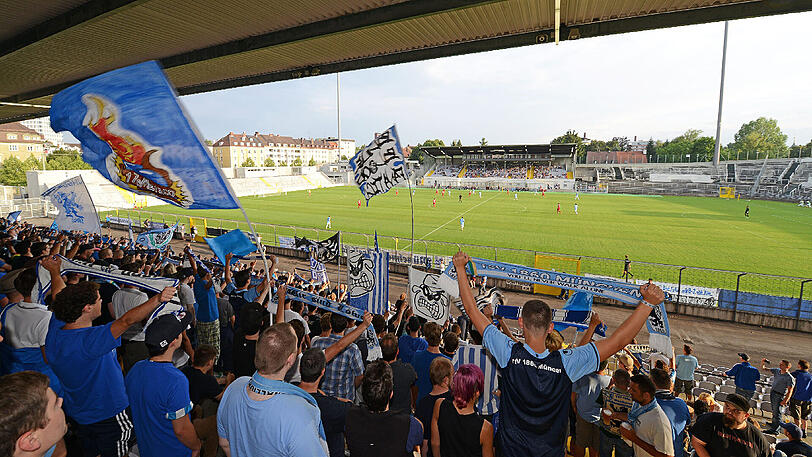 Die Fans wollen zurück ins Grünwalder Stadion. Der Verein auch.