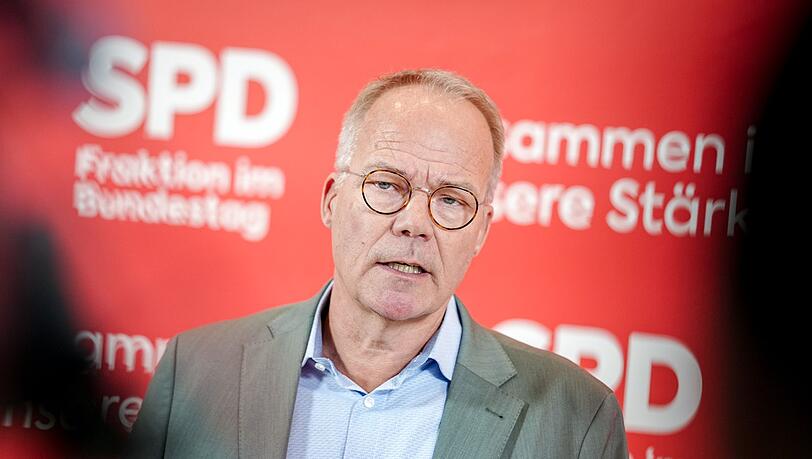 SPD-Fraktionschef Matthias Miersch warnt vor massivsten wirtschaftlichen Auswirkungen wegen der Blockade der Stra&szlig;e von Hormus. (Archivbild)