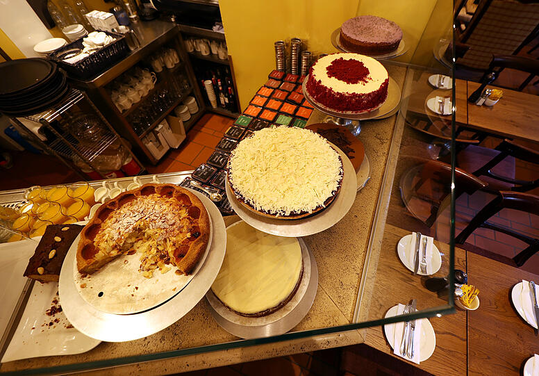 Die Kuchen und Torten werden nach englischen Rezepten gebacken.