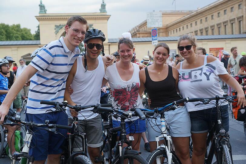 Tausende Münchner waren bei der sechsten Münchner Radlnacht dabei. Die Bilder.