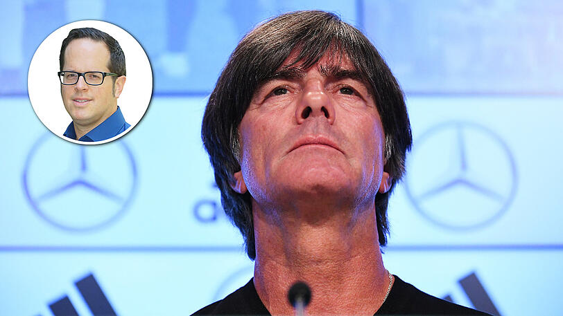 Bundestrainer Joachim Löw während der DFB-Pressekonferenz zur Analyse des WM-Debakels.