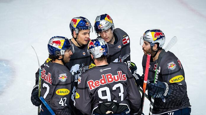 Jubel, Trubel, EHC: Die Red Bulls feiern den 6:1-Sieg zum Abschluss der Hauptrunde gegen die Düsseldorfer EG.