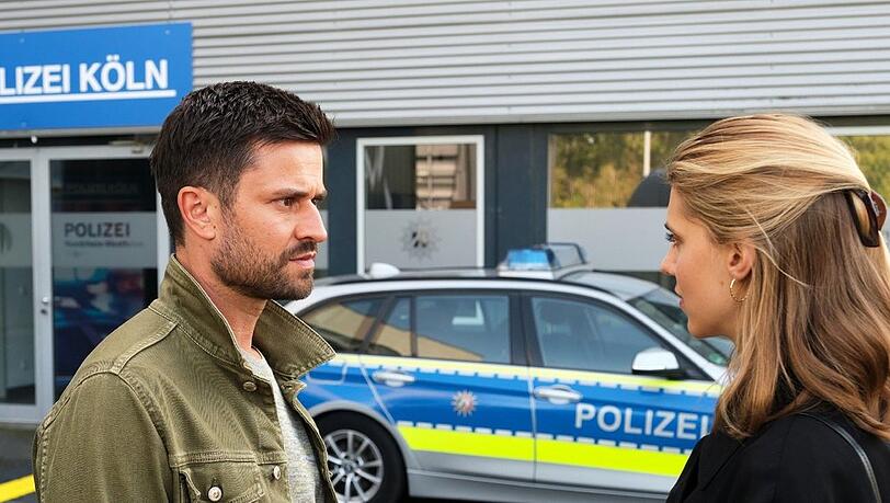 "Unter uns": Stella erklärt Paco, dass sie sich der Polizei stellen will.