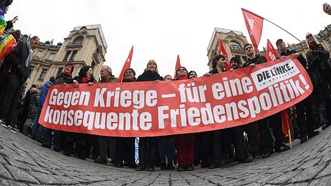 Die Linke bei einer Anti-Siko-Demo 2017.