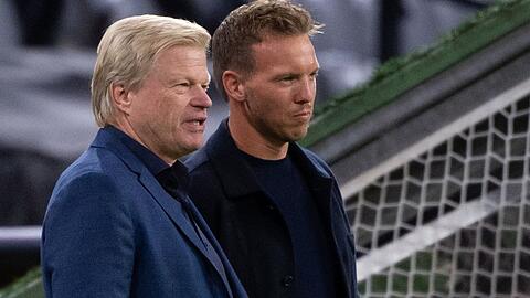 Bayern Münchens Vorstandschef Oliver Kahn (l) und Julian Nagelsmann.